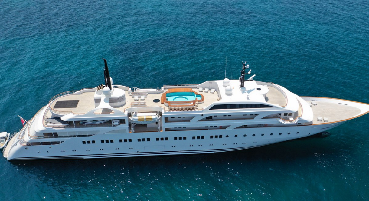 Dream: Mega yacht